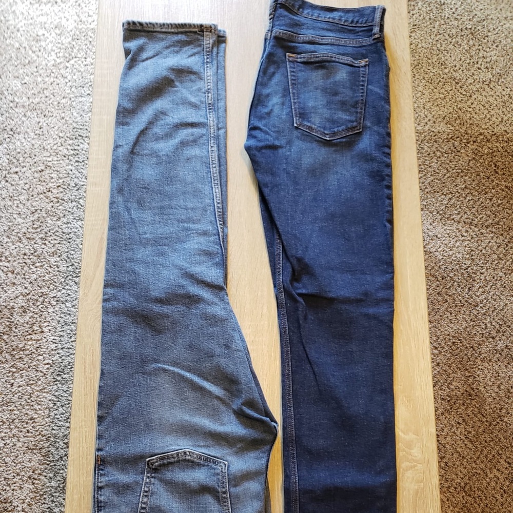 Lot sale. Two Old Navy jeans. Slim; Straight. W32, L32